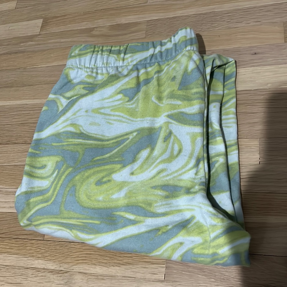 Super cute green patterned wild fable sweatpants